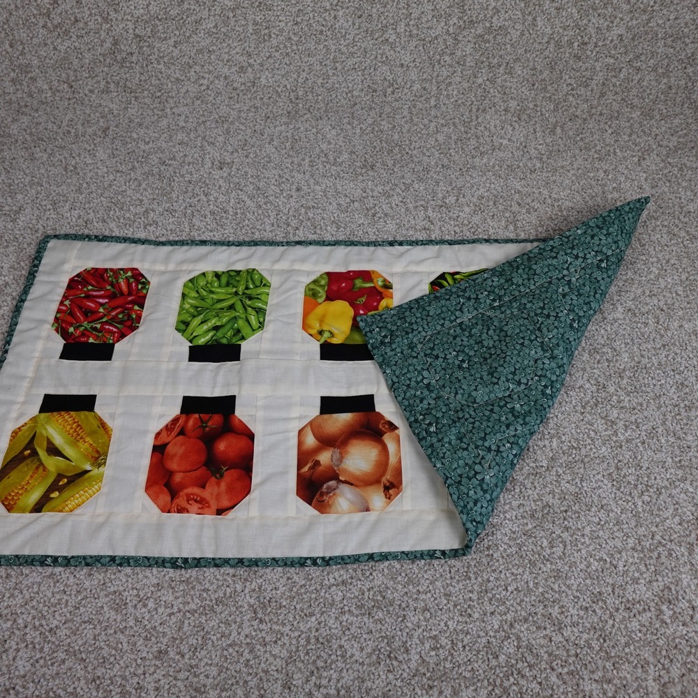 Quilted Vegetable Canning Jar Table Runner Farmhouse Garden Kitchen Decor Green - Picture 3 of 4
